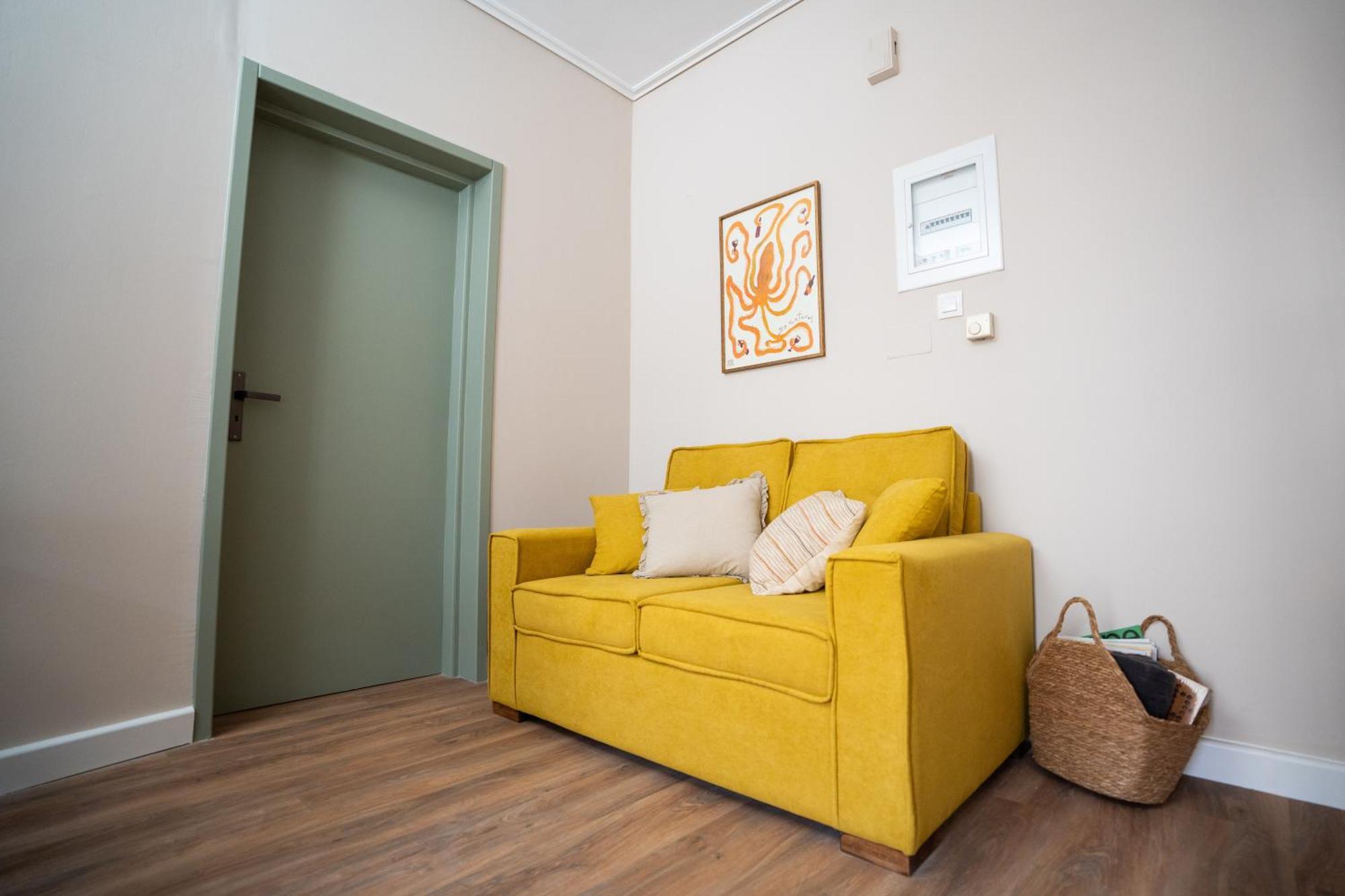 Nyx Guesthouse Триполис Экстерьер фото