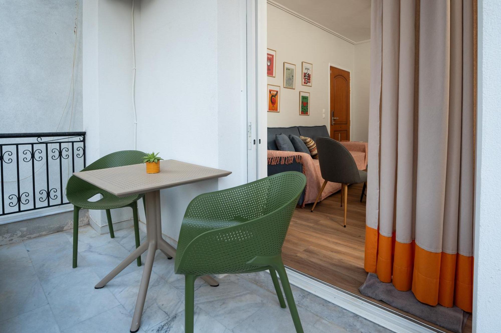 Nyx Guesthouse Триполис Экстерьер фото