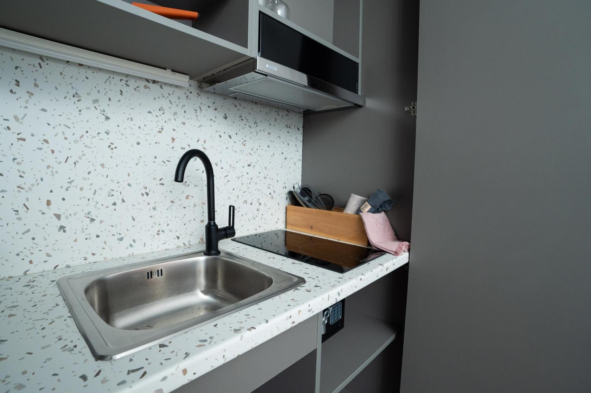 Nyx Guesthouse Триполис Экстерьер фото