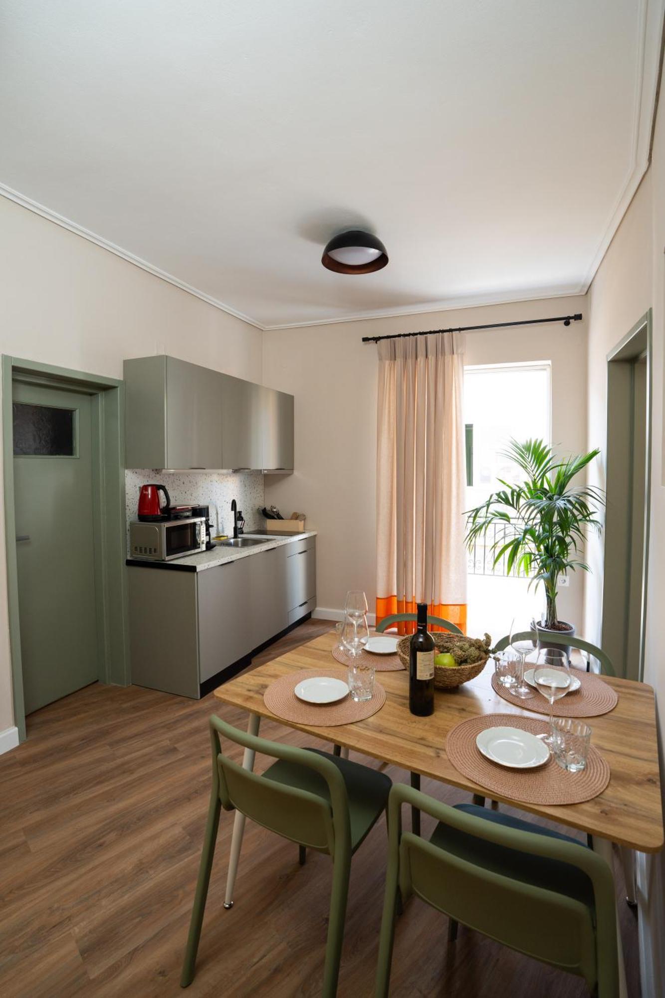 Nyx Guesthouse Триполис Экстерьер фото