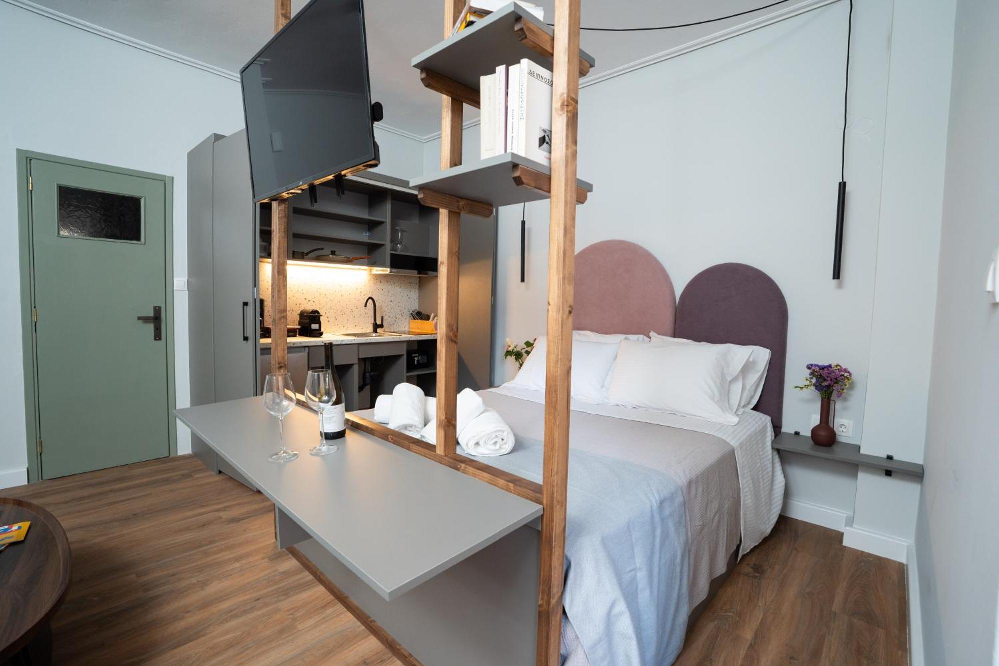 Nyx Guesthouse Триполис Экстерьер фото